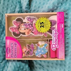 Disney Minnie Mouse Bow-tique Magnetic Fashion Wardrobe Puzzle Game